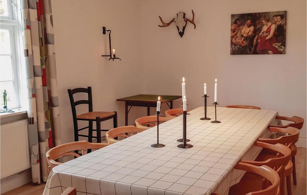 Nice Home In Mantorp With Kitchen מראה חיצוני תמונה