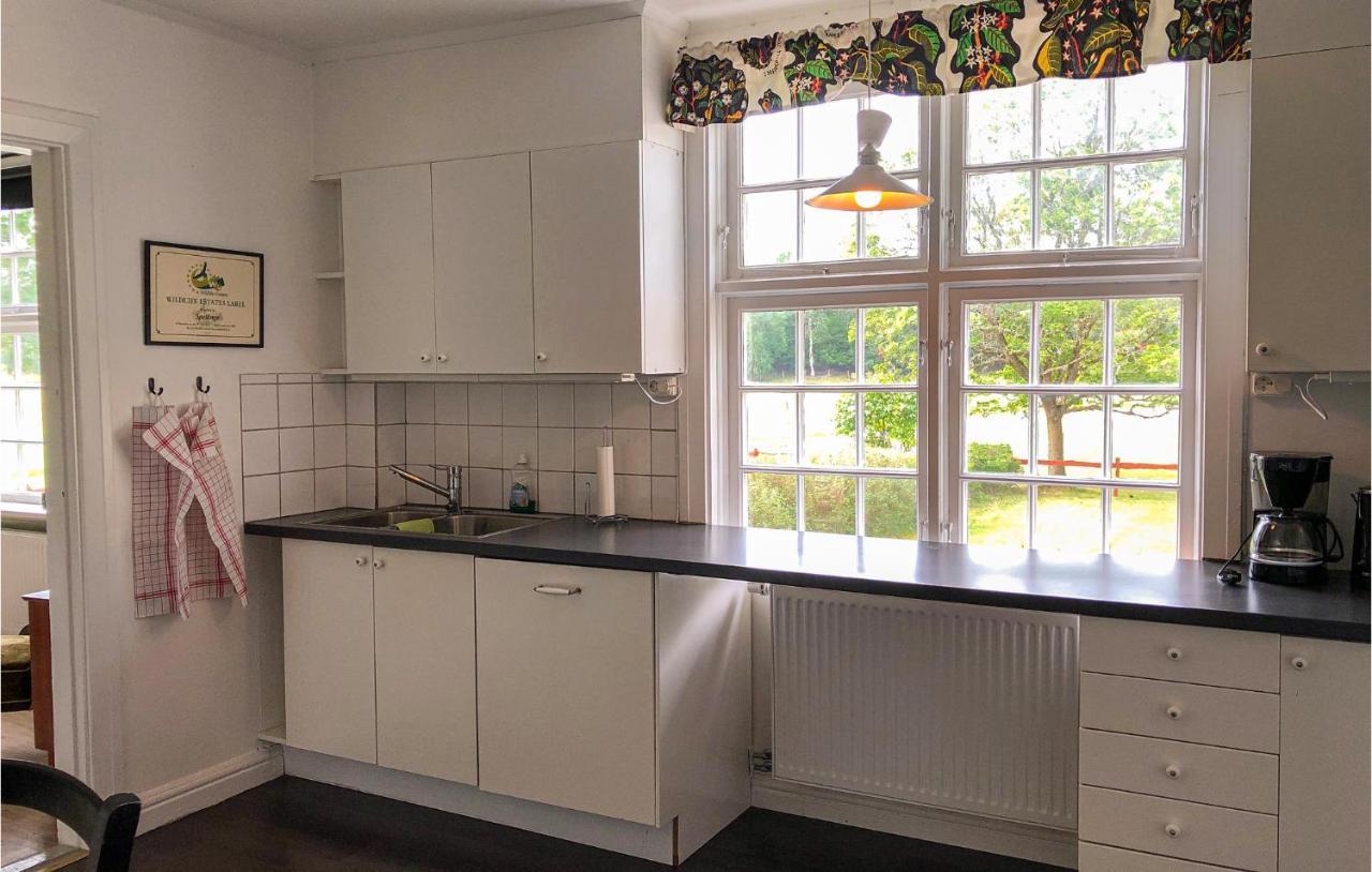 Nice Home In Mantorp With Kitchen מראה חיצוני תמונה